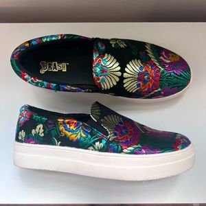 BRASH Printed Embroidery Slip-On Platform Shoes - Women’s 6.5